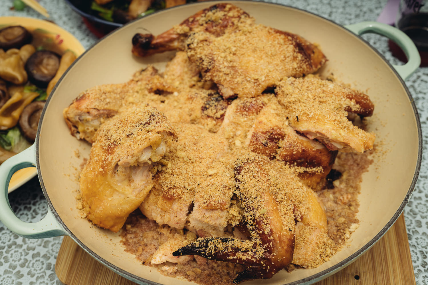大漠風沙雞 Crispy Chicken with Garlic and Bread Crumbs