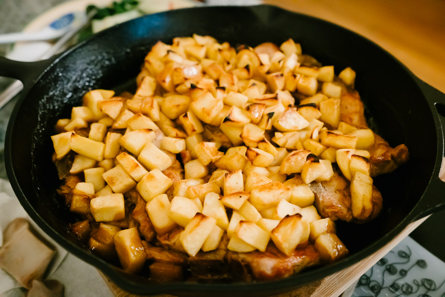 焦糖蘋果焗豬扒 Caramel Apple Pork Chops